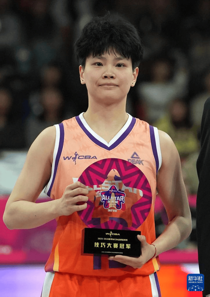 篮球——WCBA全明星赛:张莉彬获技巧大赛冠军