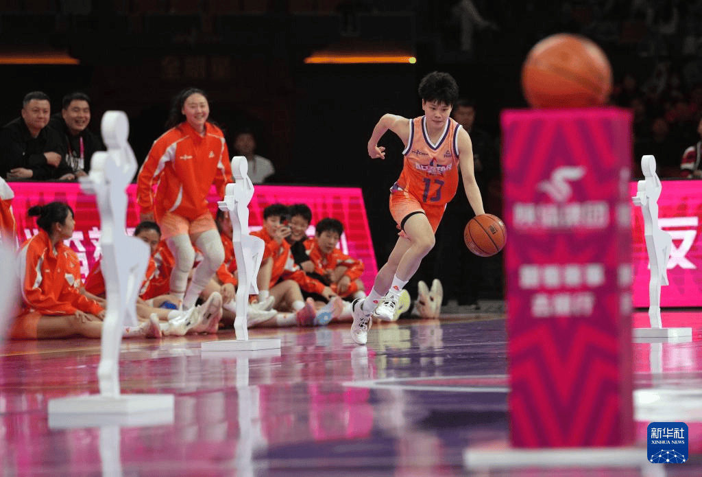 篮球——WCBA全明星赛:张莉彬获技巧大赛冠军